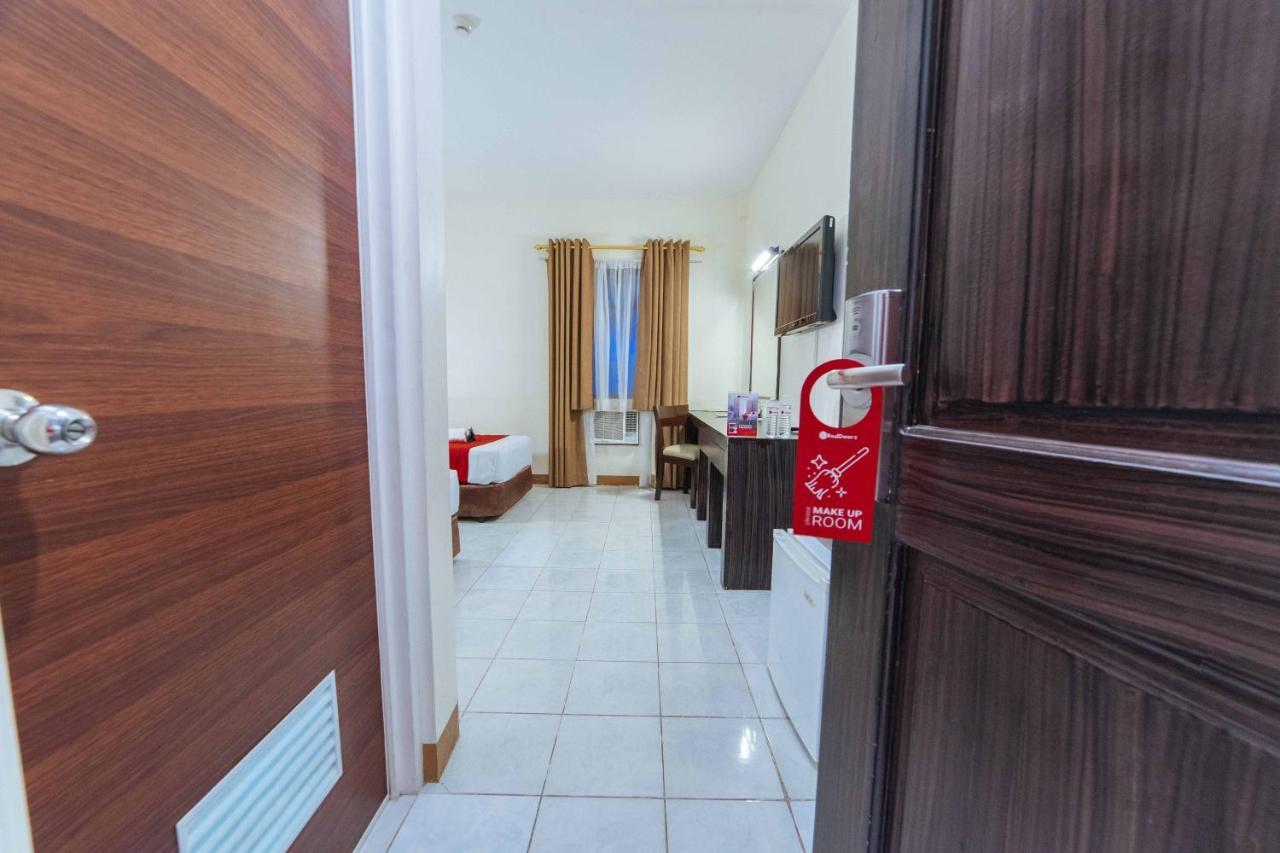 Reddoorz Premium @ The Ritz Garden Oases Hotell Davao City Eksteriør bilde