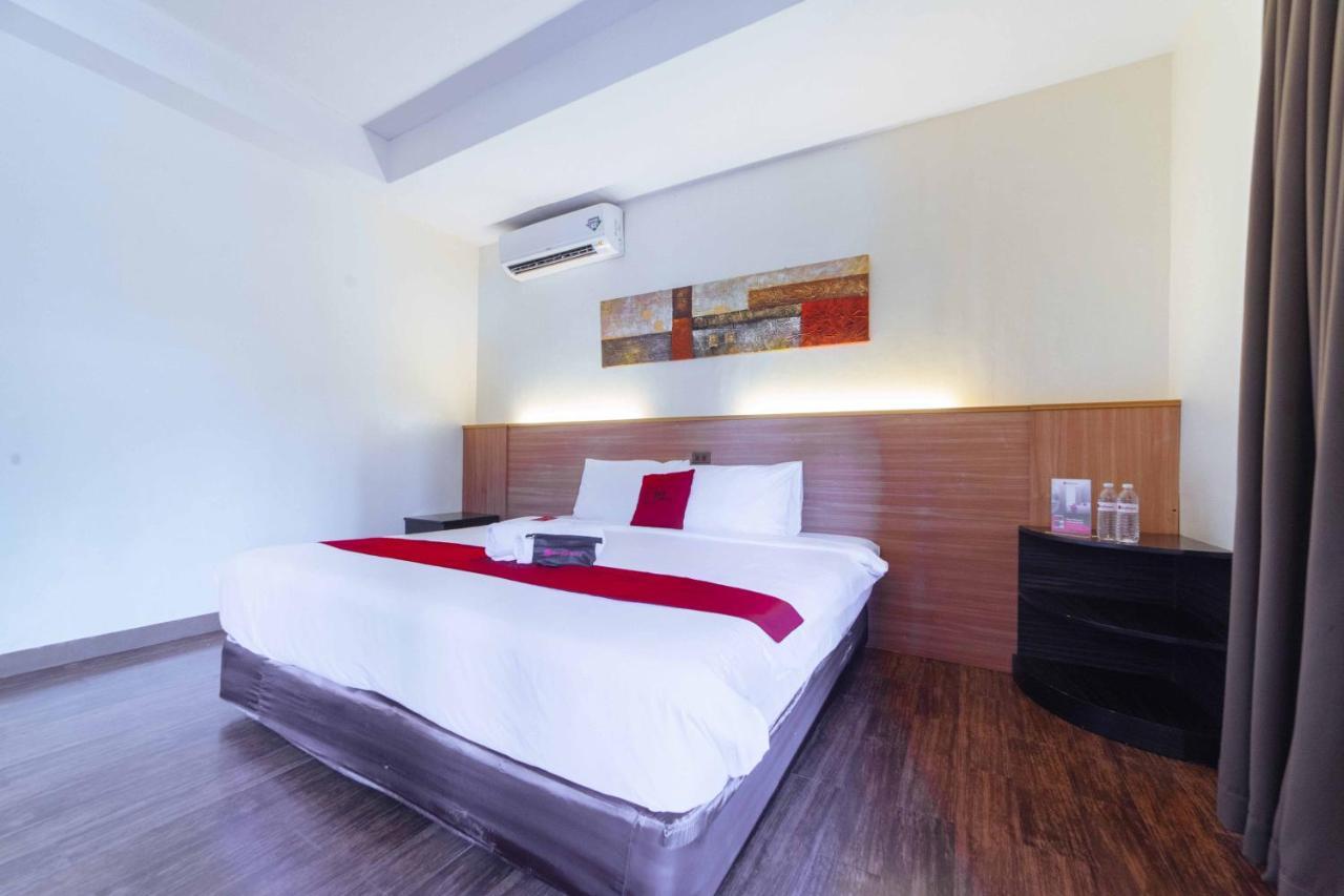 Reddoorz Premium @ The Ritz Garden Oases Hotell Davao City Eksteriør bilde