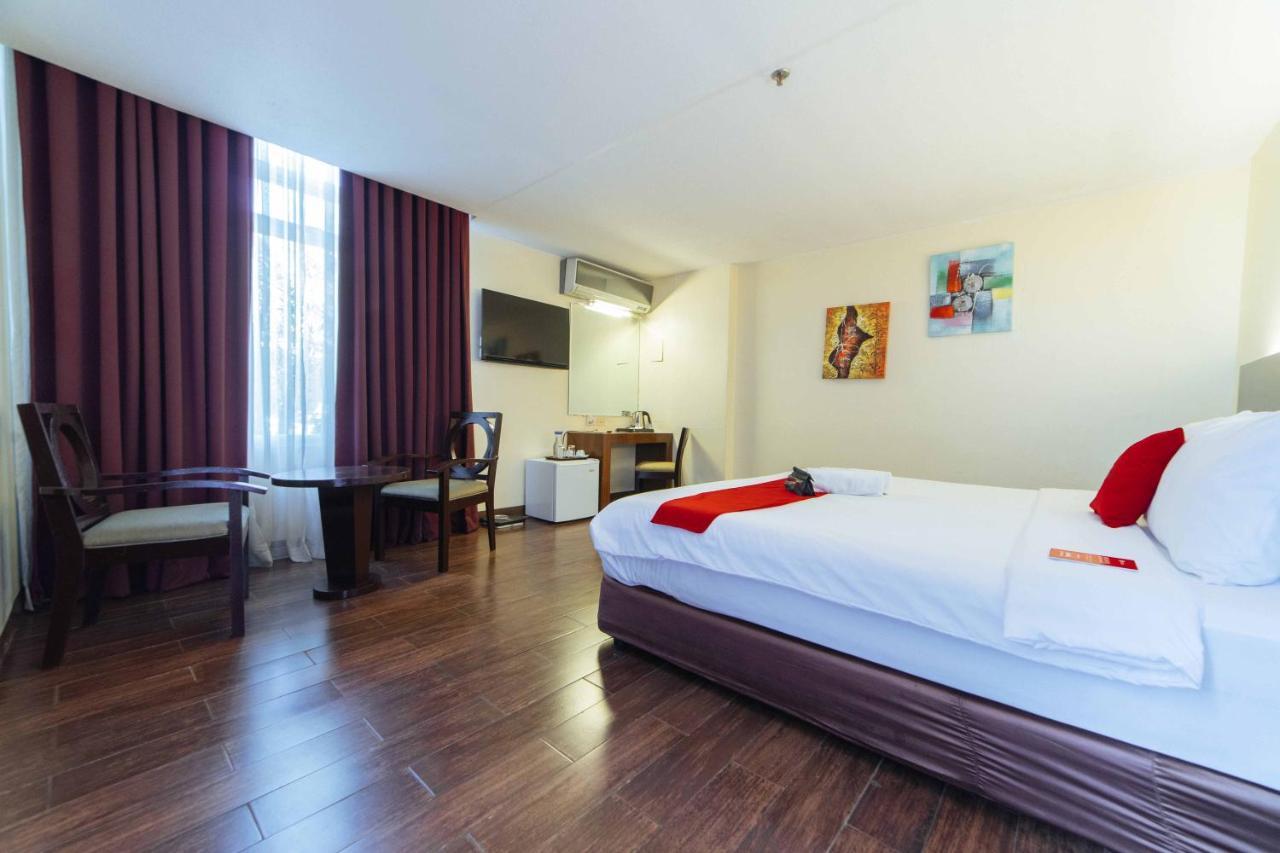Reddoorz Premium @ The Ritz Garden Oases Hotell Davao City Eksteriør bilde